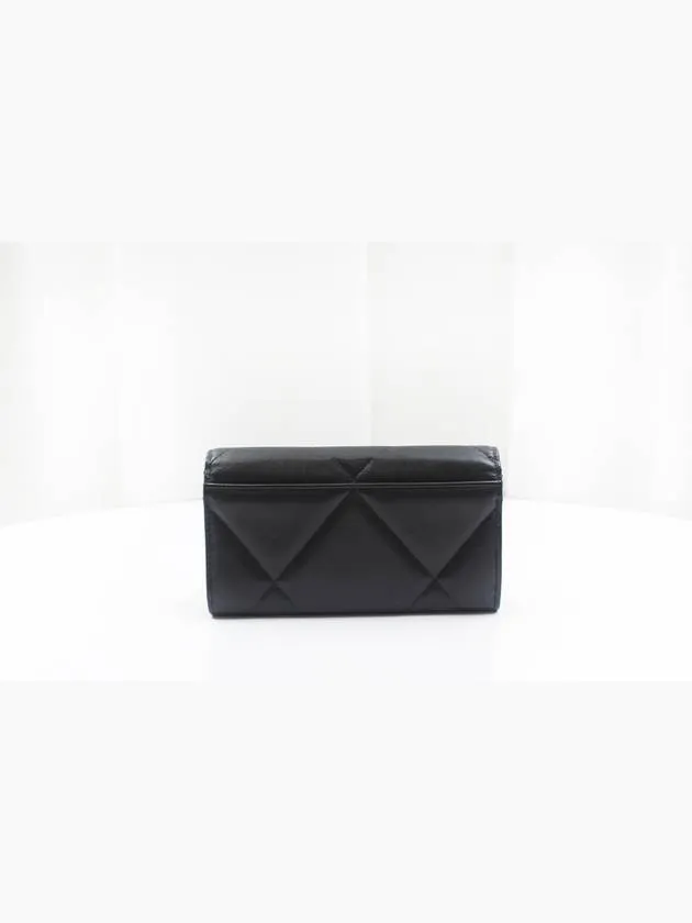 19 flap medium wallet lambskin black gold plated 30th unit AP0953 Chanel