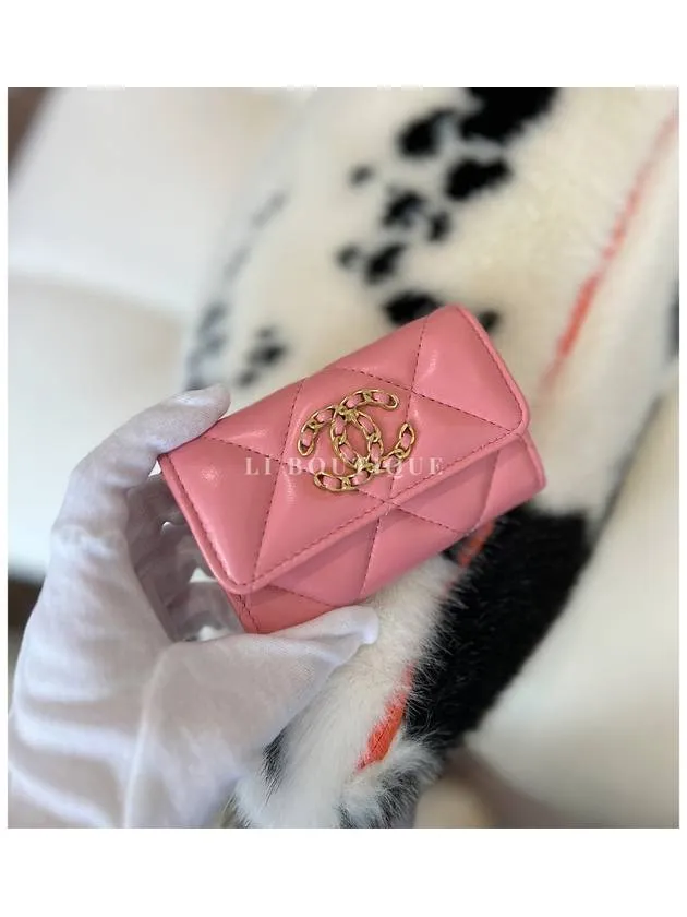 19 Gold Hardware Lambskin Flap Card Wallet Coral Pink Chanel
