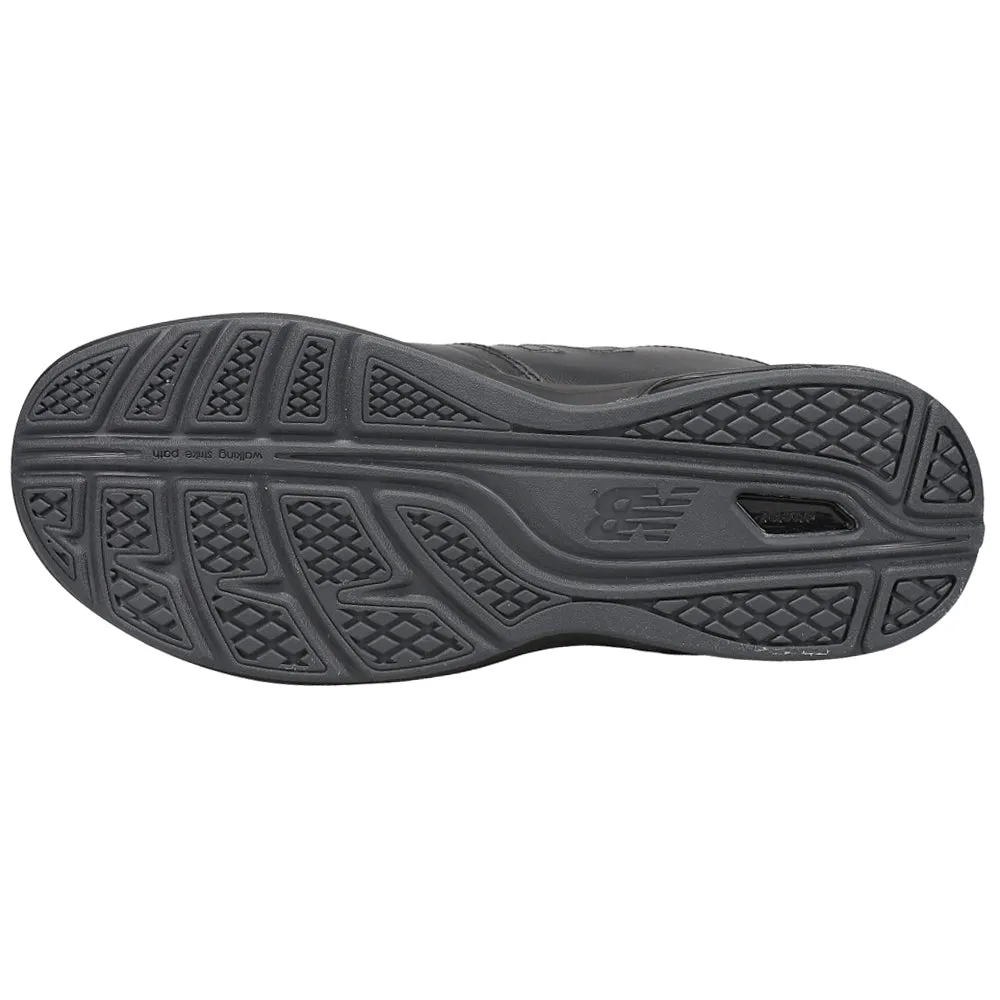 813 v1 Walking Shoes