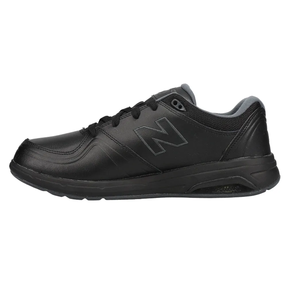 813 v1 Walking Shoes