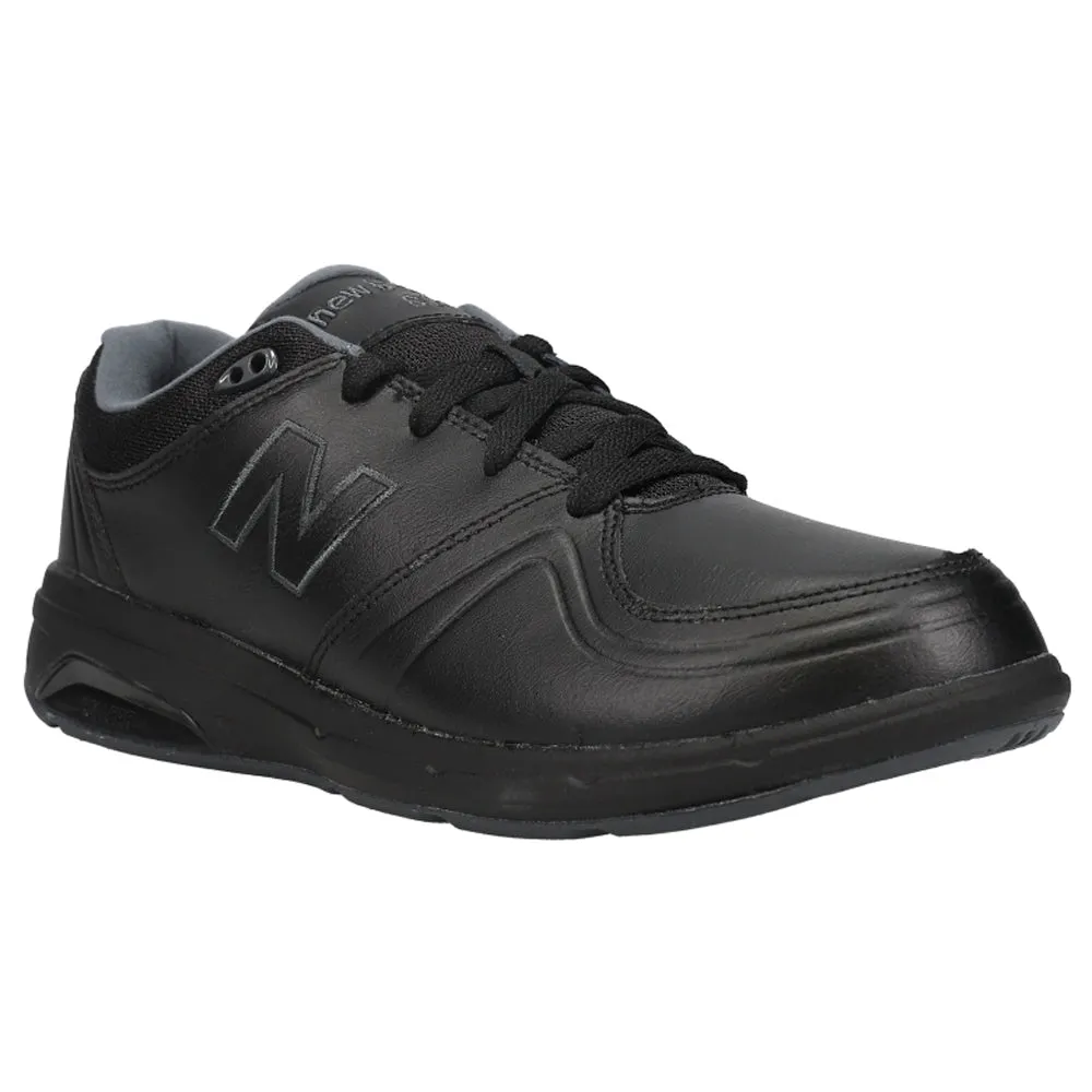 813 v1 Walking Shoes